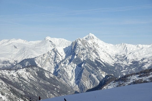 イタリア・トルデジアン３３０KmグレートレースNHK絶景アルプス山脈の風景。