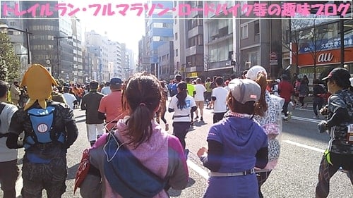 東京マラソン２０１６東京タワー・浅草雷門・スカイツリーへ走る美女ランナー。