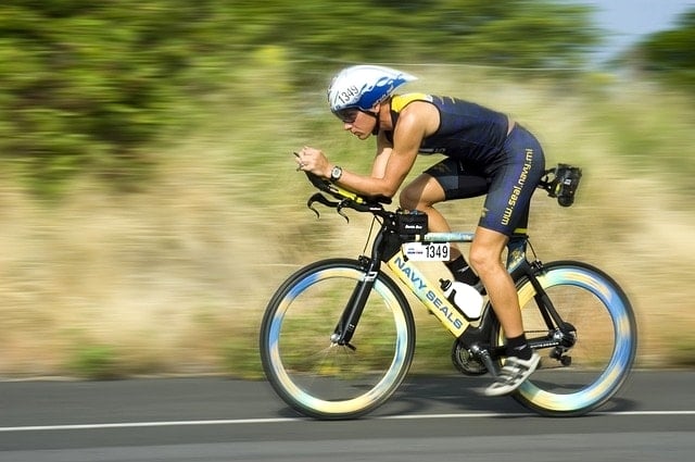 ロードバイク選びはギア数と自転車メーカーで選んで予算内に収める。