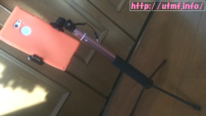 登山やトレッキングで集合写真を！三脚付き自撮り棒で遠隔操作撮影。
