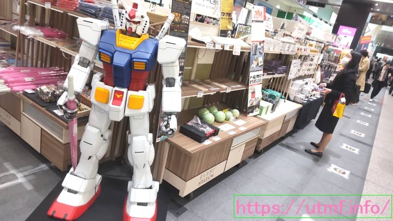 大宮駅のガンダムカフェ。