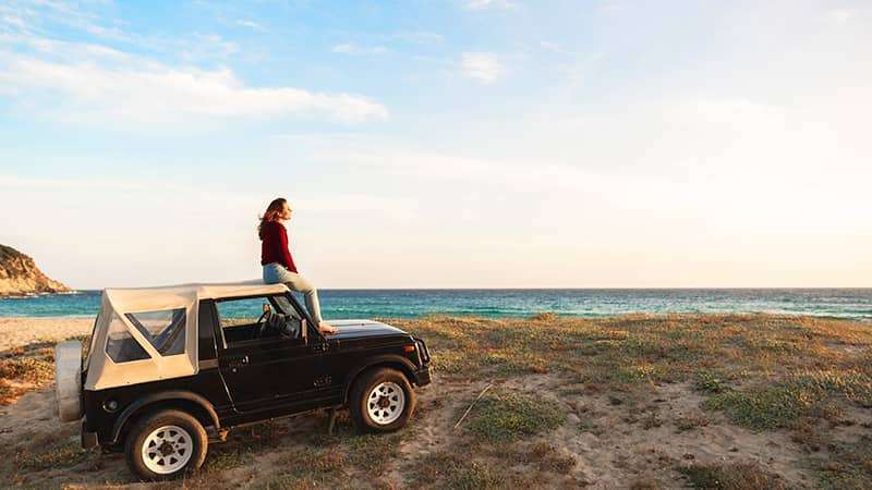 軽自動車で日本一周する美女