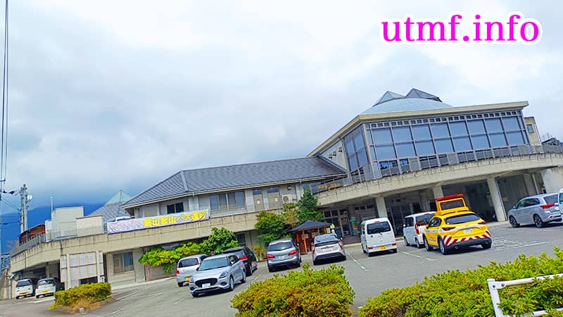 道の駅ゆうゆう館の剣山登山バス乗り場。