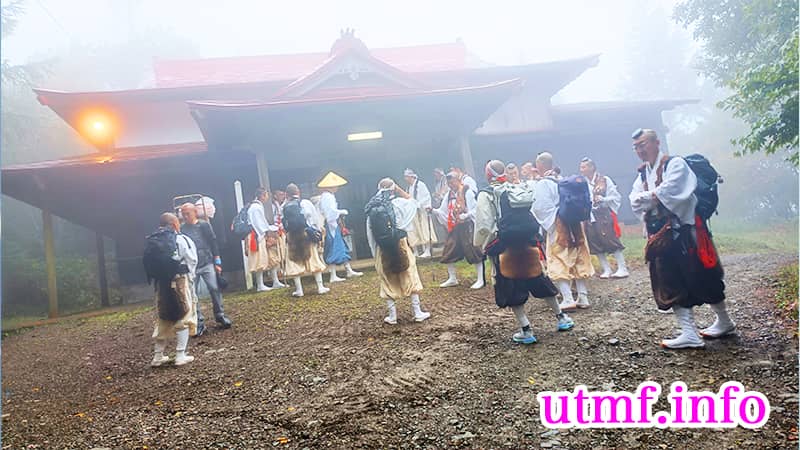 石鎚山の山伏（修験者）