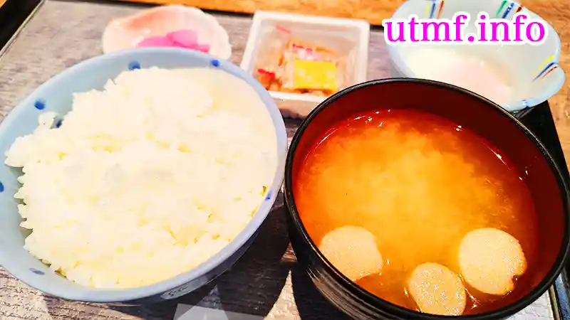 有磯海SAで朝食を食べる(500円)