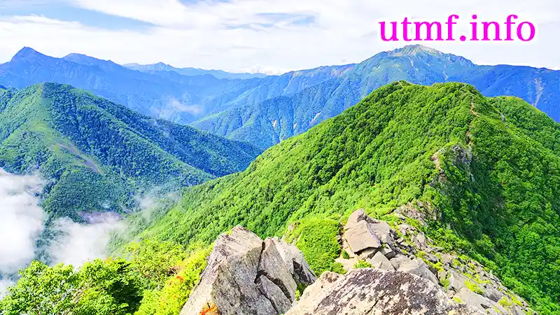 甲斐駒ヶ岳の山頂